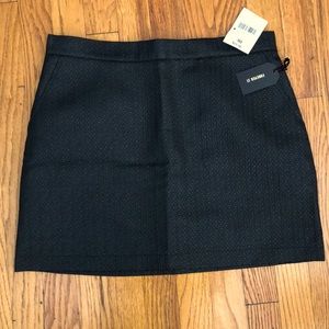 NWT - Short skirt